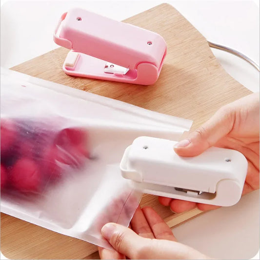 Mini Plastic Bag Sealer Machine Storage Bag Clip Sealing Machine Portable Sealer Packing Seal for Food Snack Kitchen Gadgets