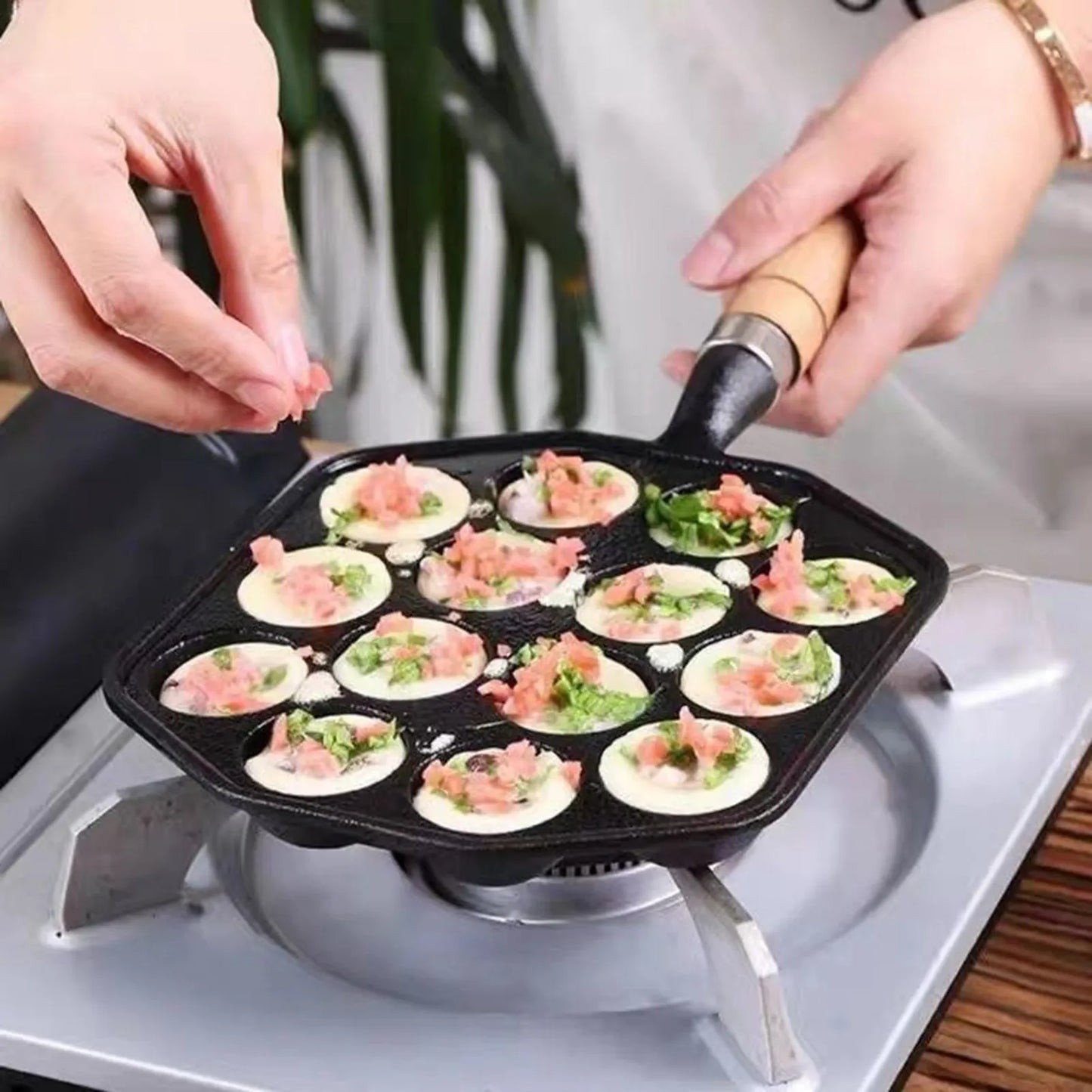 14 Holes Takoyaki Pan Nonstick Cast Iron Octopus Meat Balls Mold Maker with Detachable Handle for Home Pancake Baking